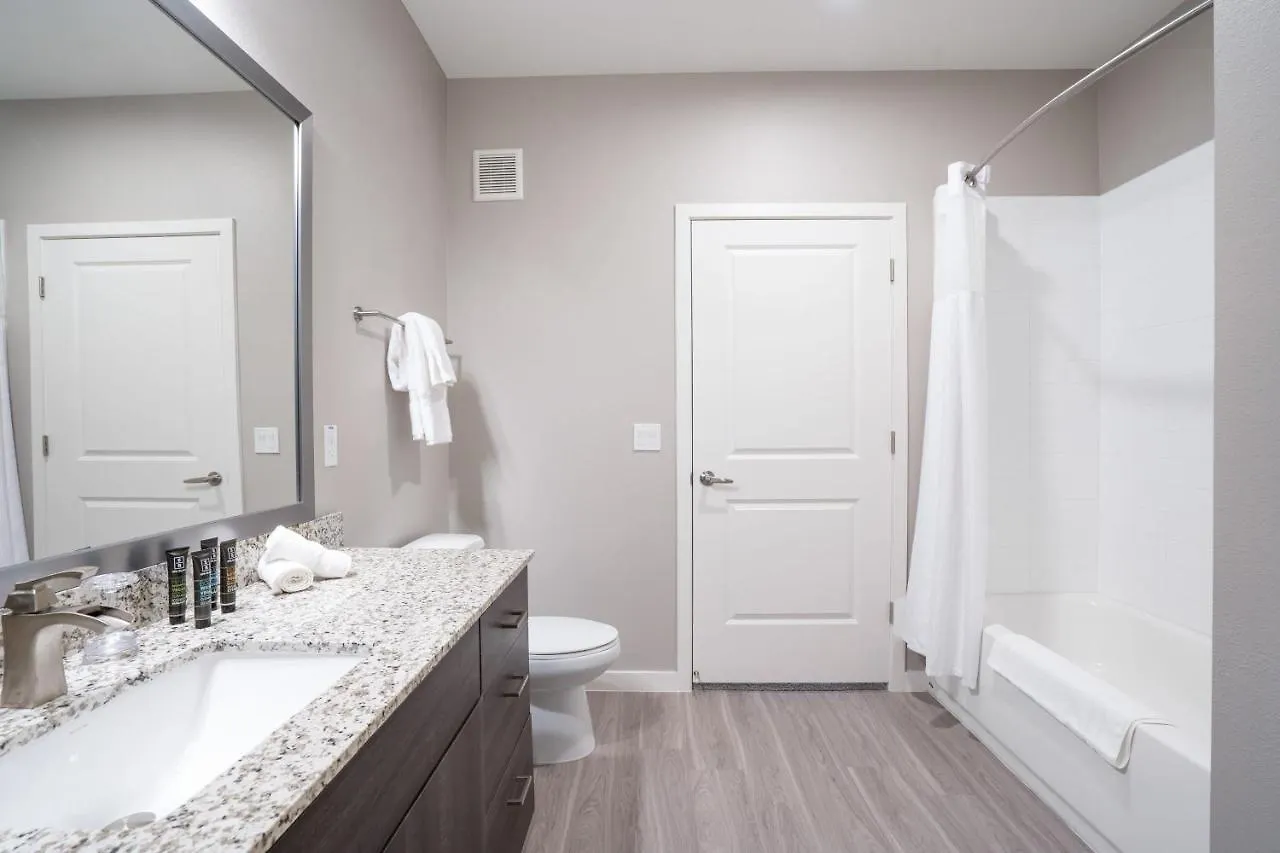 Stay Gia Modern 2 Bedroom Apartment With Swimming Pool