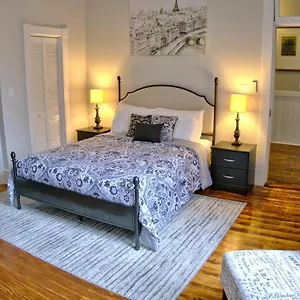 https://beautiful-updated-2-bedroom-savannah-home.top-hotels-in-savannah.com